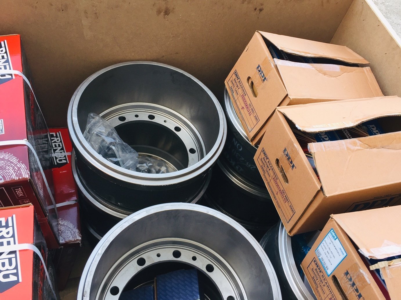 man-truck-spare-parts-shipment-yudin-equipment